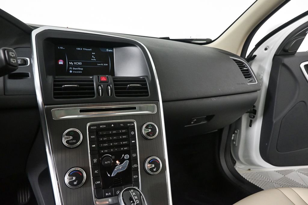 Used 2016 Volvo XC60 T5 Premier w/ Proximity Package FWD image 12