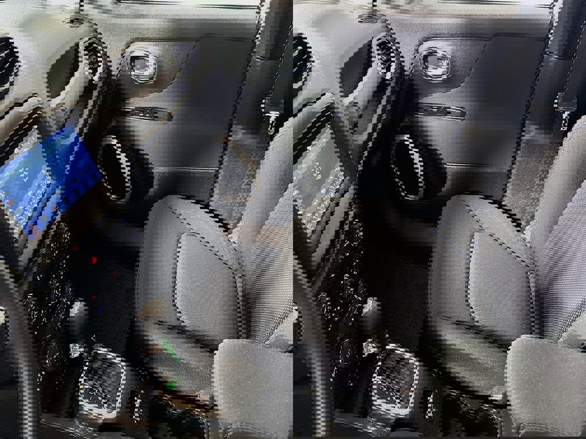 Used 2021 Jeep Renegade Latitude image 24