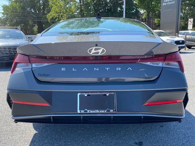 Used 2024 Hyundai Elantra SEL w/ Convenience Package FWD image 5