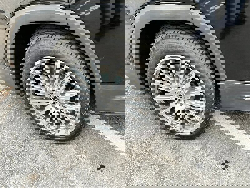 Used 2020 Mercedes-Benz GLB 250 4MATIC w/ AMG Line image 12