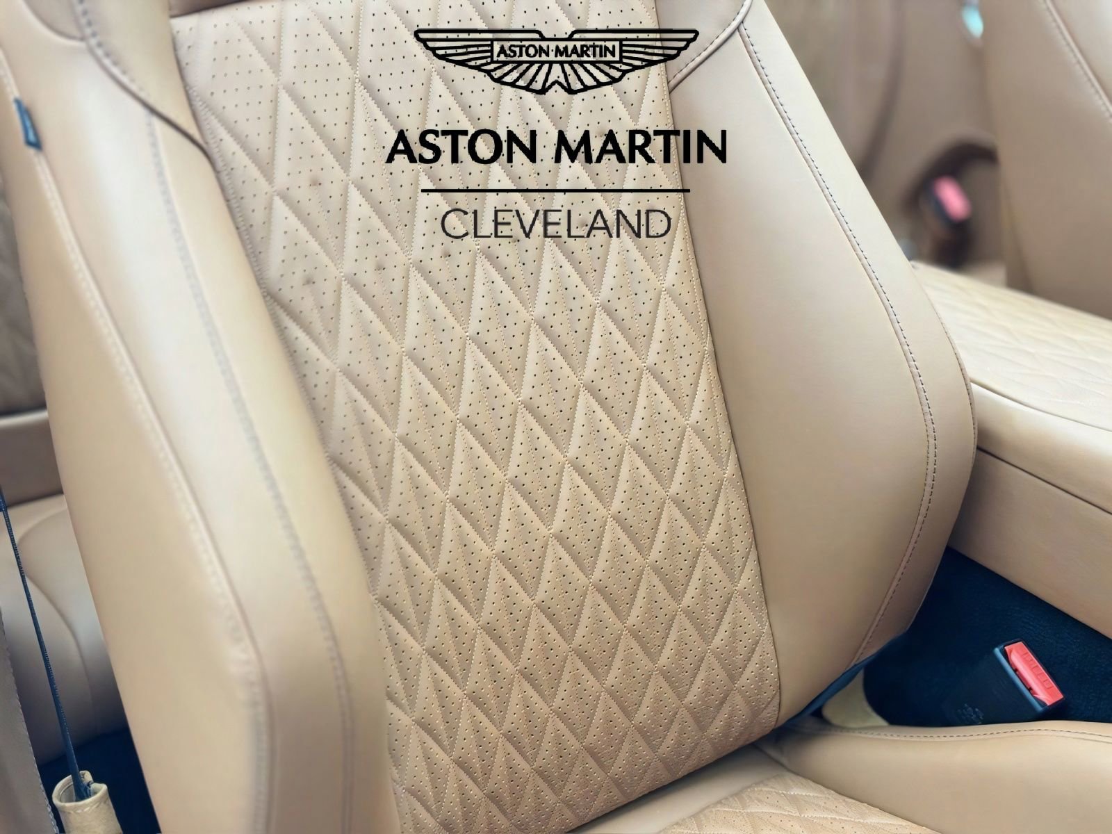 Used 2025 Aston Martin DB12 Convertible RWD image 23