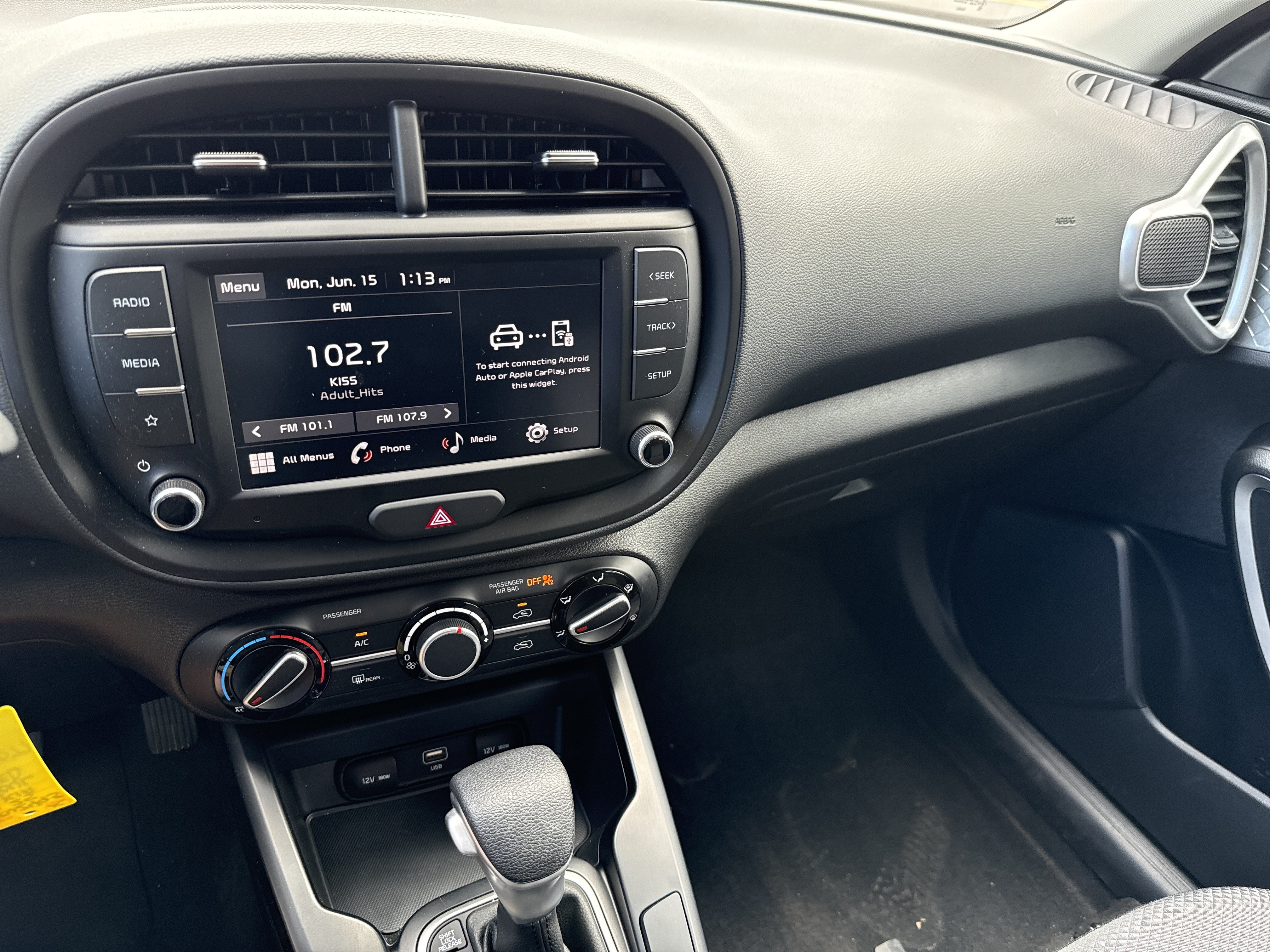 Certified 2025 Kia Soul LX w/ LX Technology Package FWD image 22