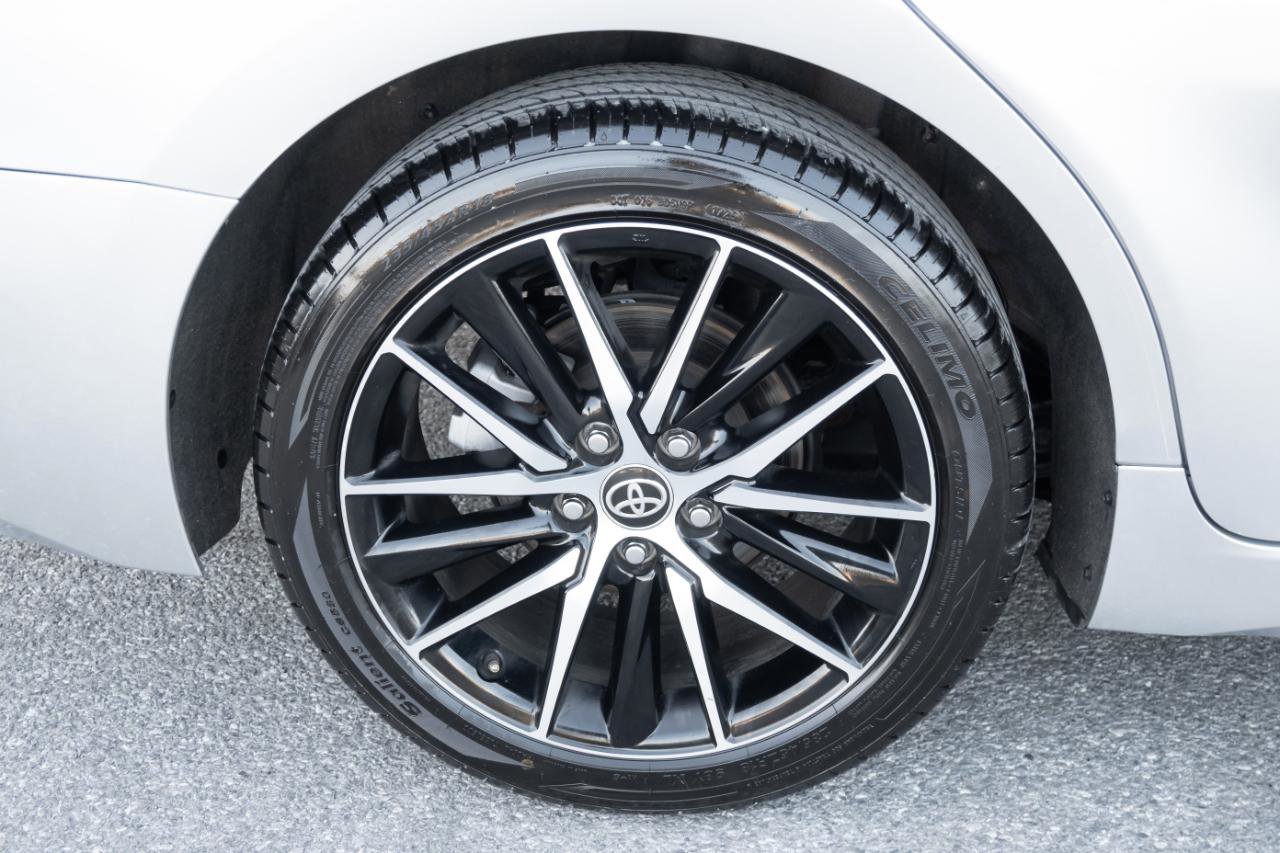 Used 2024 Toyota Camry SE image 32