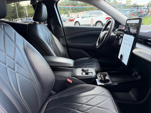 Certified 2021 Ford Mustang Mach-E Select w/ Comfort/Technology Package AWD/4WD image 9