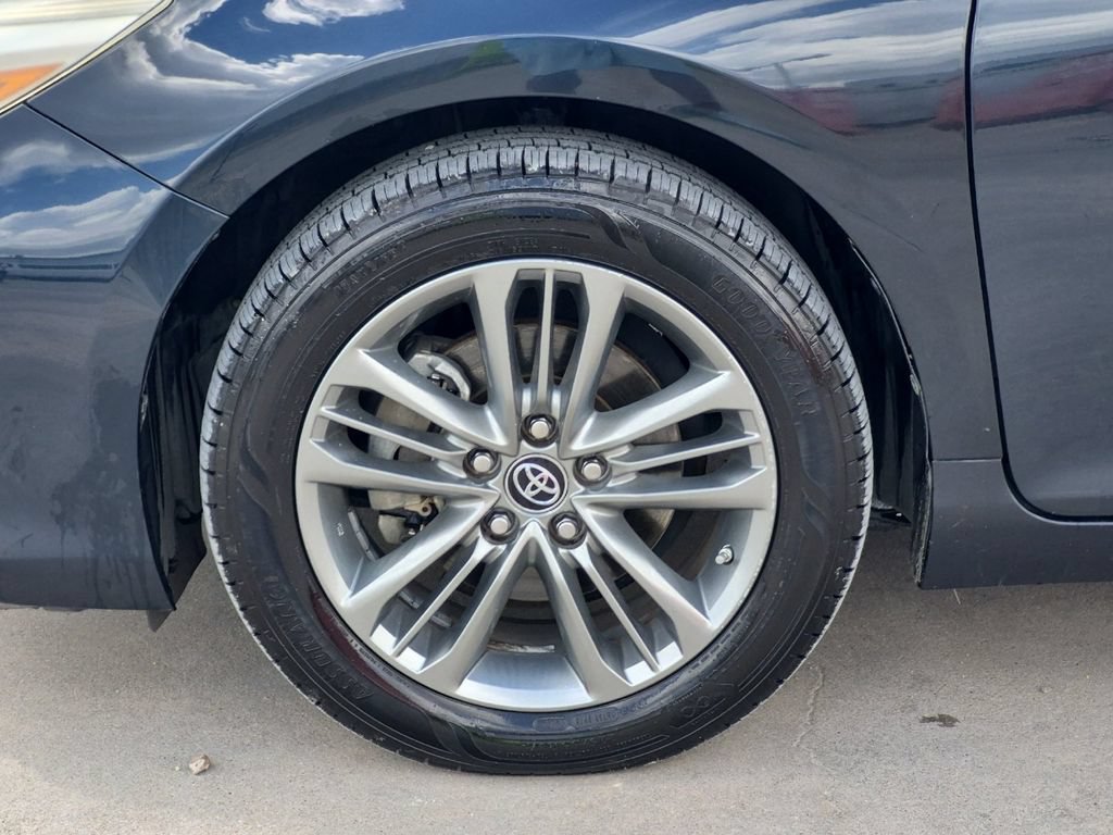 Used 2017 Toyota Camry SE FWD image 25