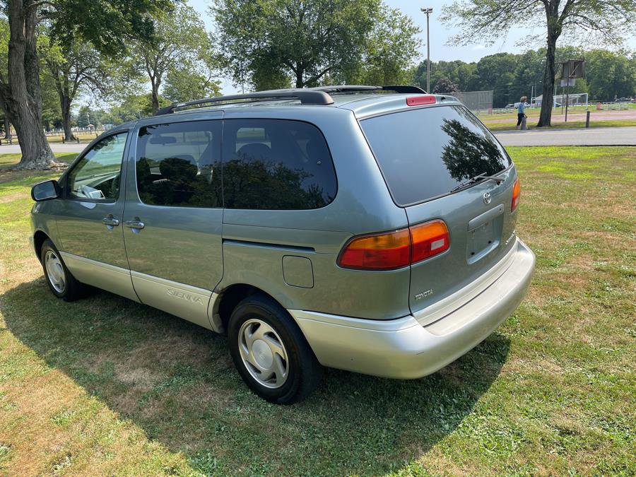 Used 1999 Toyota Sienna LE image 17
