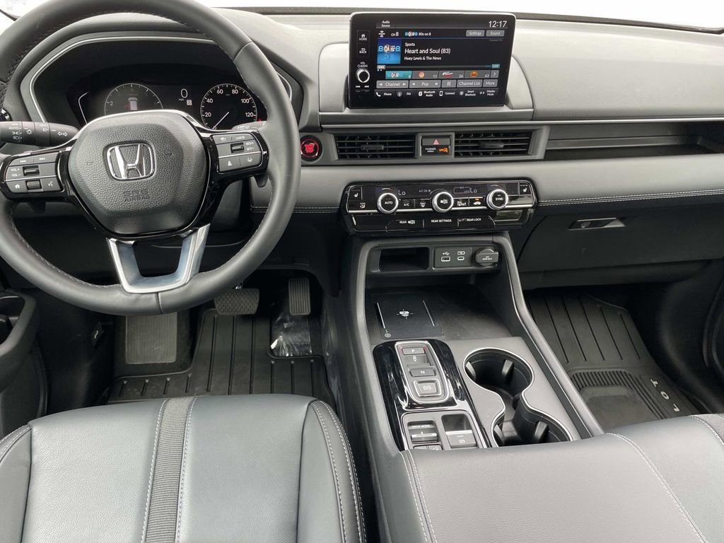 Used 2025 Honda Pilot EX-L image 14