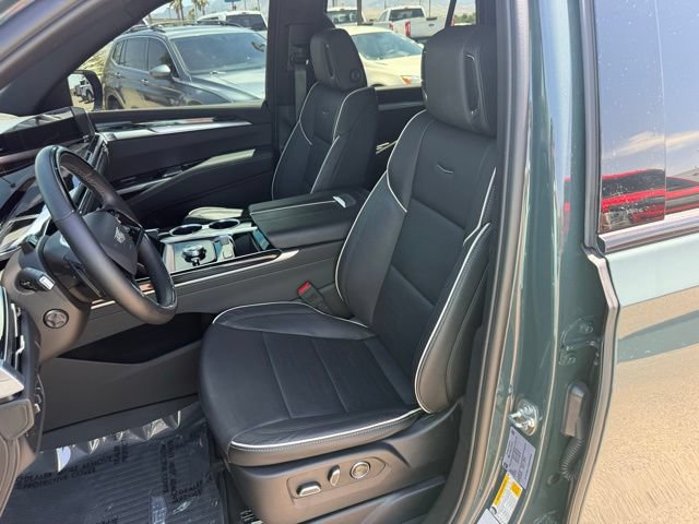 Used 2025 Cadillac Escalade Sport w/ LPO, Floor Liner Package AWD/4WD image 34
