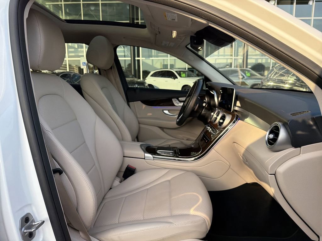 Used 2022 Mercedes-Benz GLC 300 4MATIC image 19