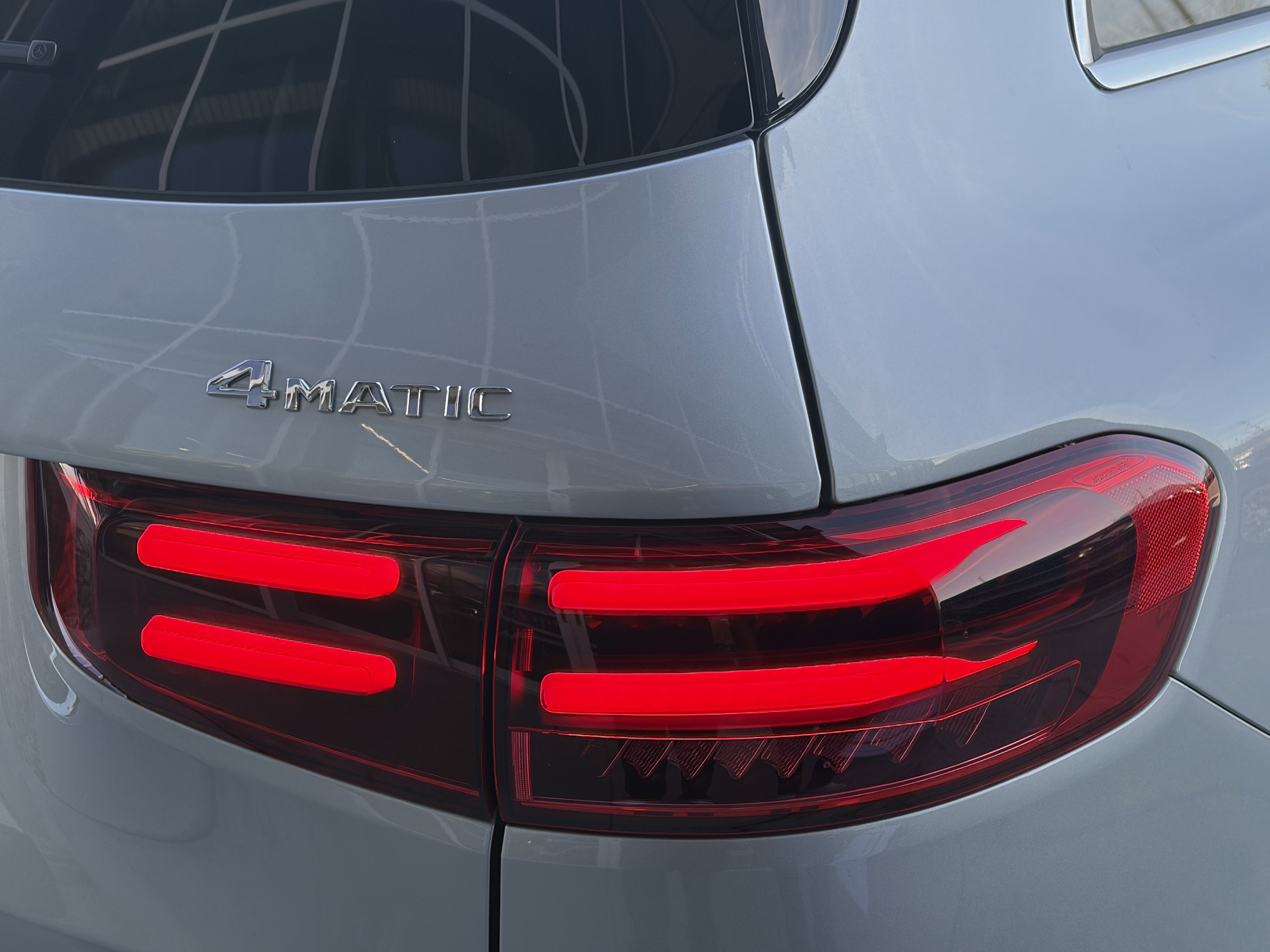 Certified 2025 Mercedes-Benz GLB 250 4MATIC image 31