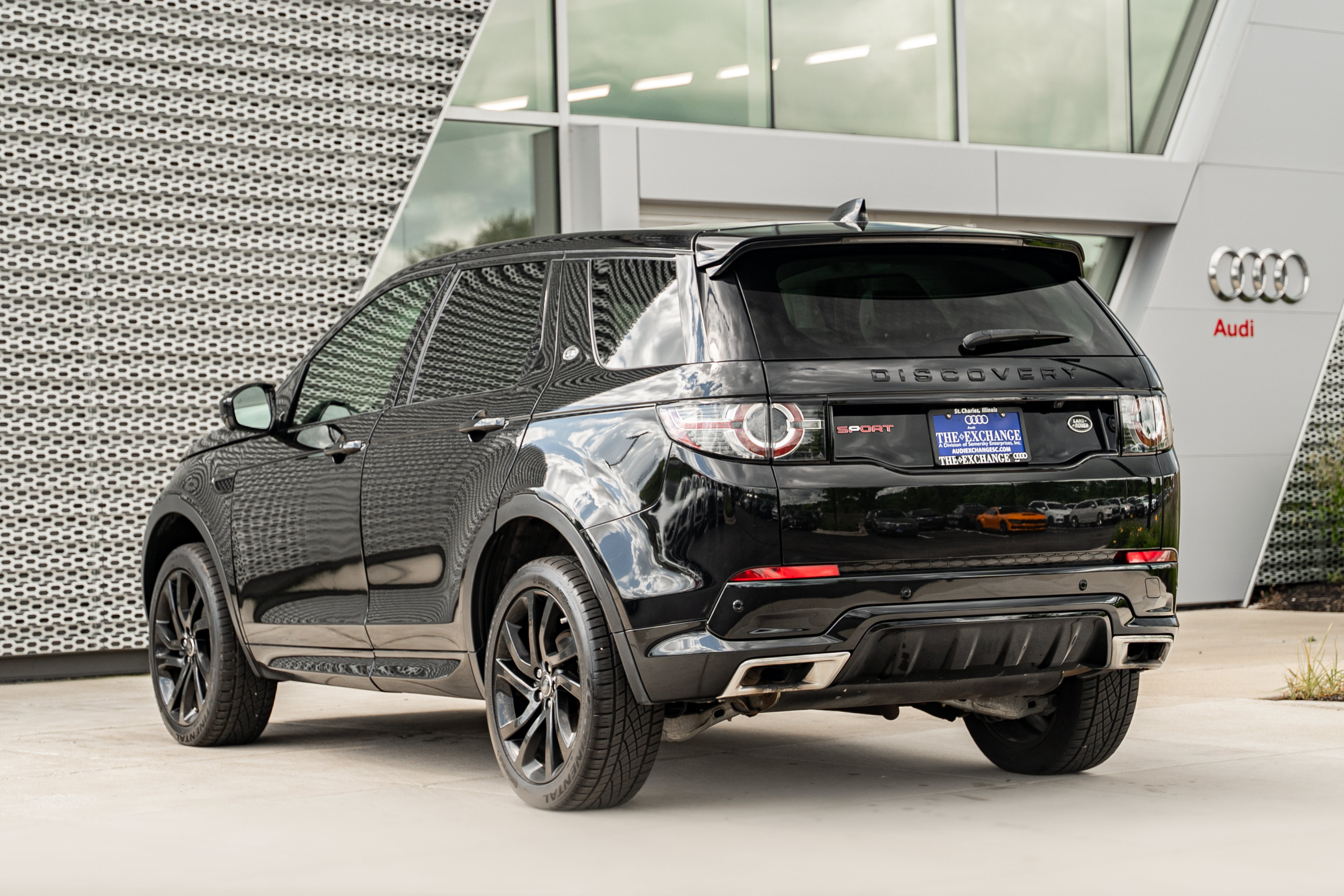 Used 2017 Land Rover Discovery Sport HSE Luxury AWD/4WD image 4