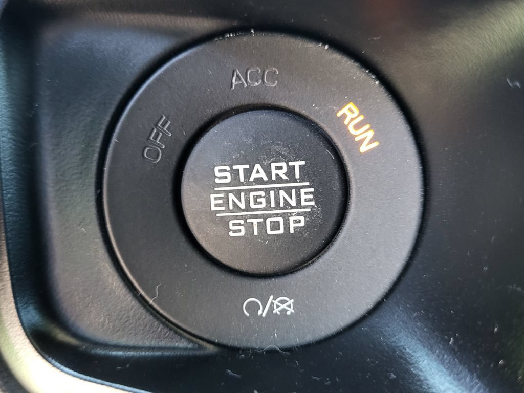 Used 2025 Jeep Gladiator Mojave AWD/4WD image 22