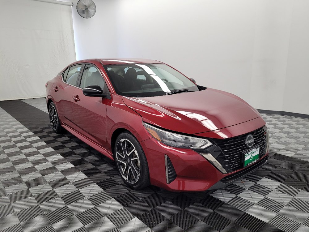 Used 2025 Nissan Sentra SR FWD image 13