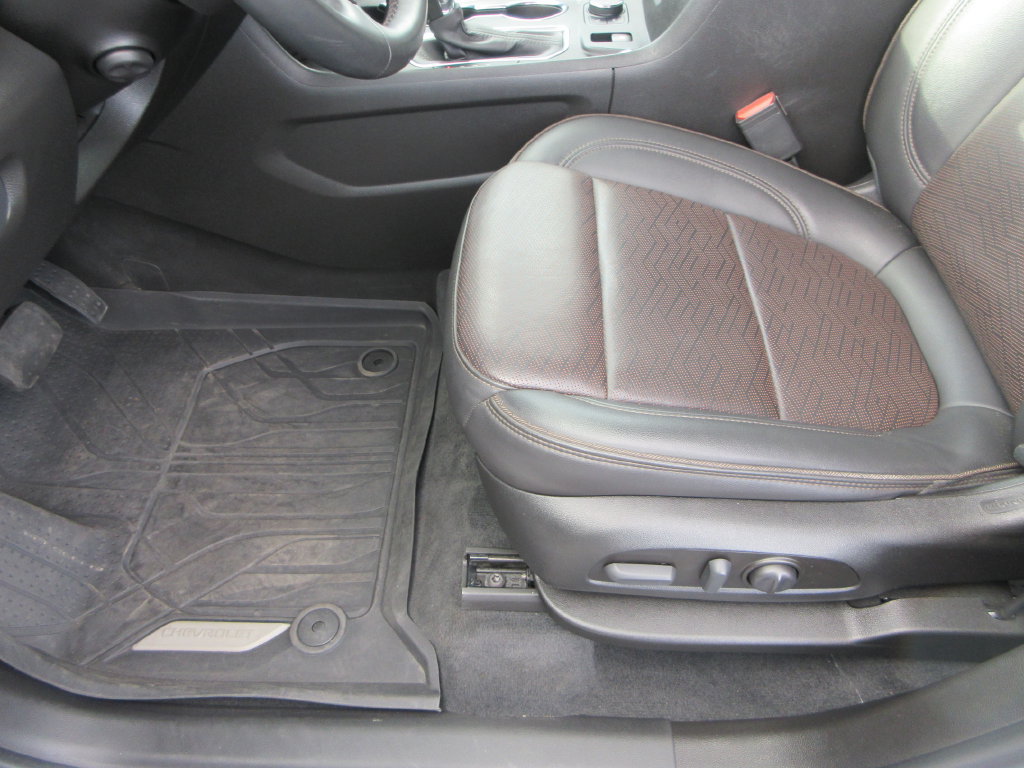 Used 2023 Chevrolet Traverse High Country AWD/4WD image 23