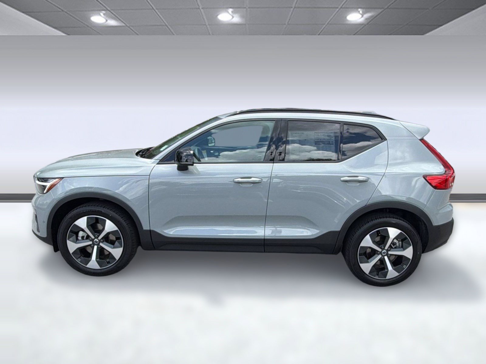 New 2026 Volvo XC40 B5 Plus w/ Protection Package Premier AWD/4WD image 2