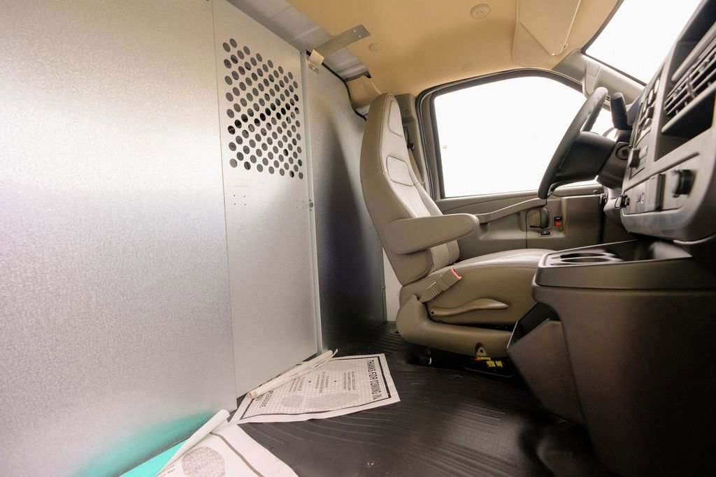 Used 2025 Chevrolet Express 2500 w/ Driver Convenience Package image 16