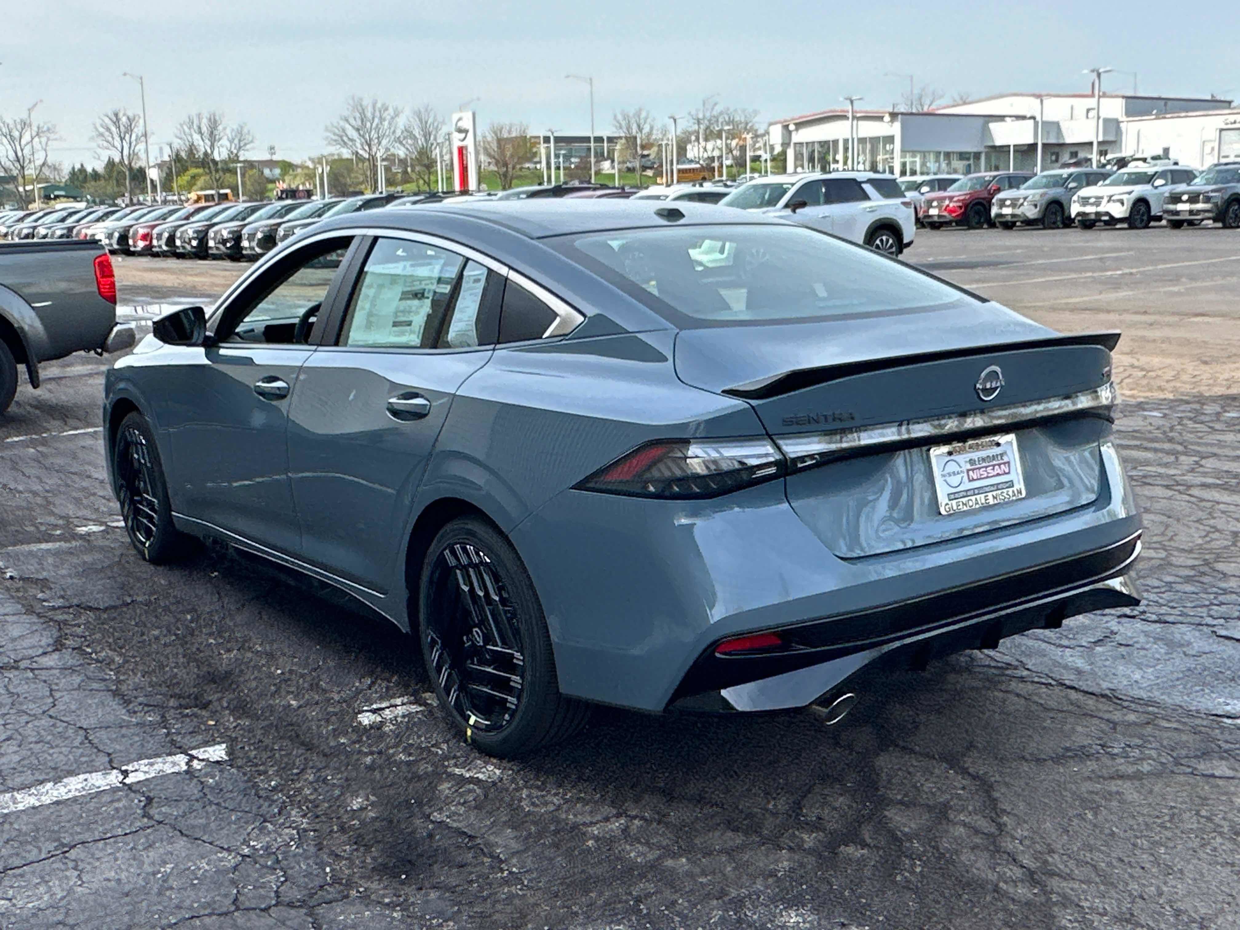New 2026 Nissan Sentra SR w/ Floor Mat Package FWD image 6