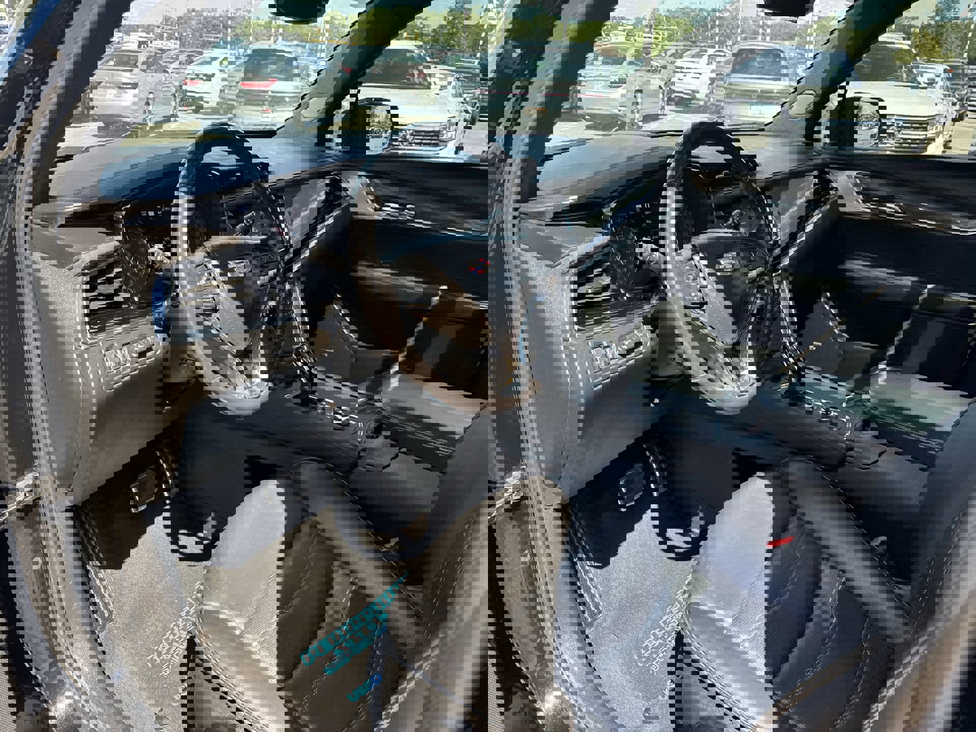 Used 2021 Cadillac XT6 Sport w/ LPO, ONYX Package image 10