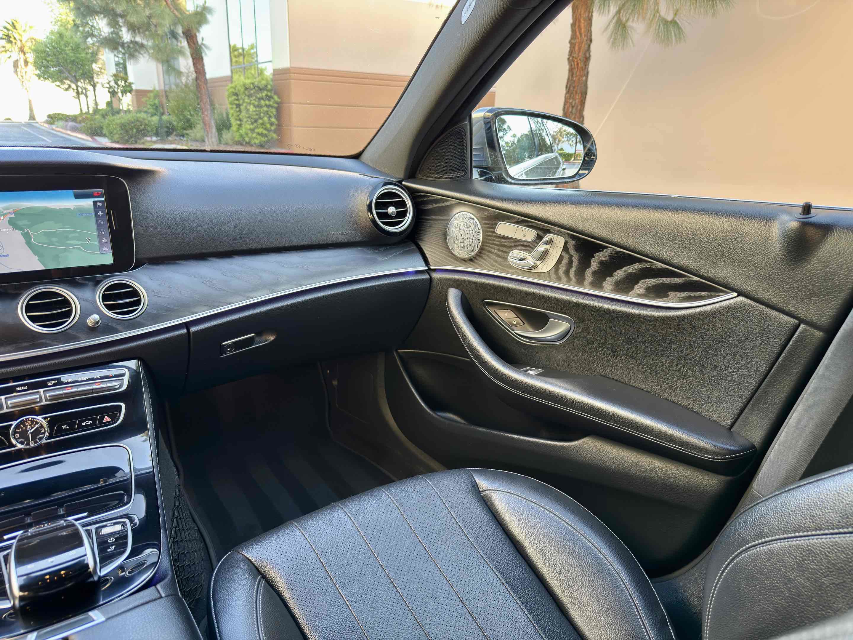 Used 2017 Mercedes-Benz E 400 4MATIC Wagon image 32