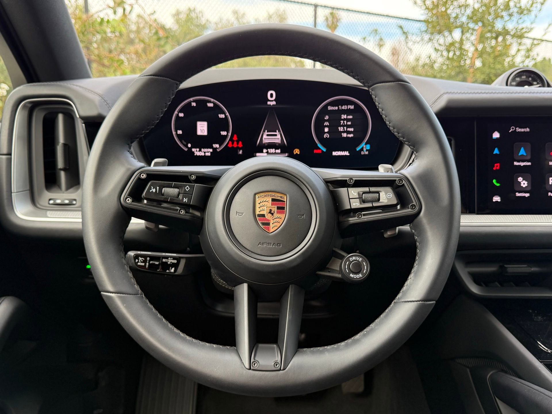 Used 2025 Porsche Cayenne Coupe image 15