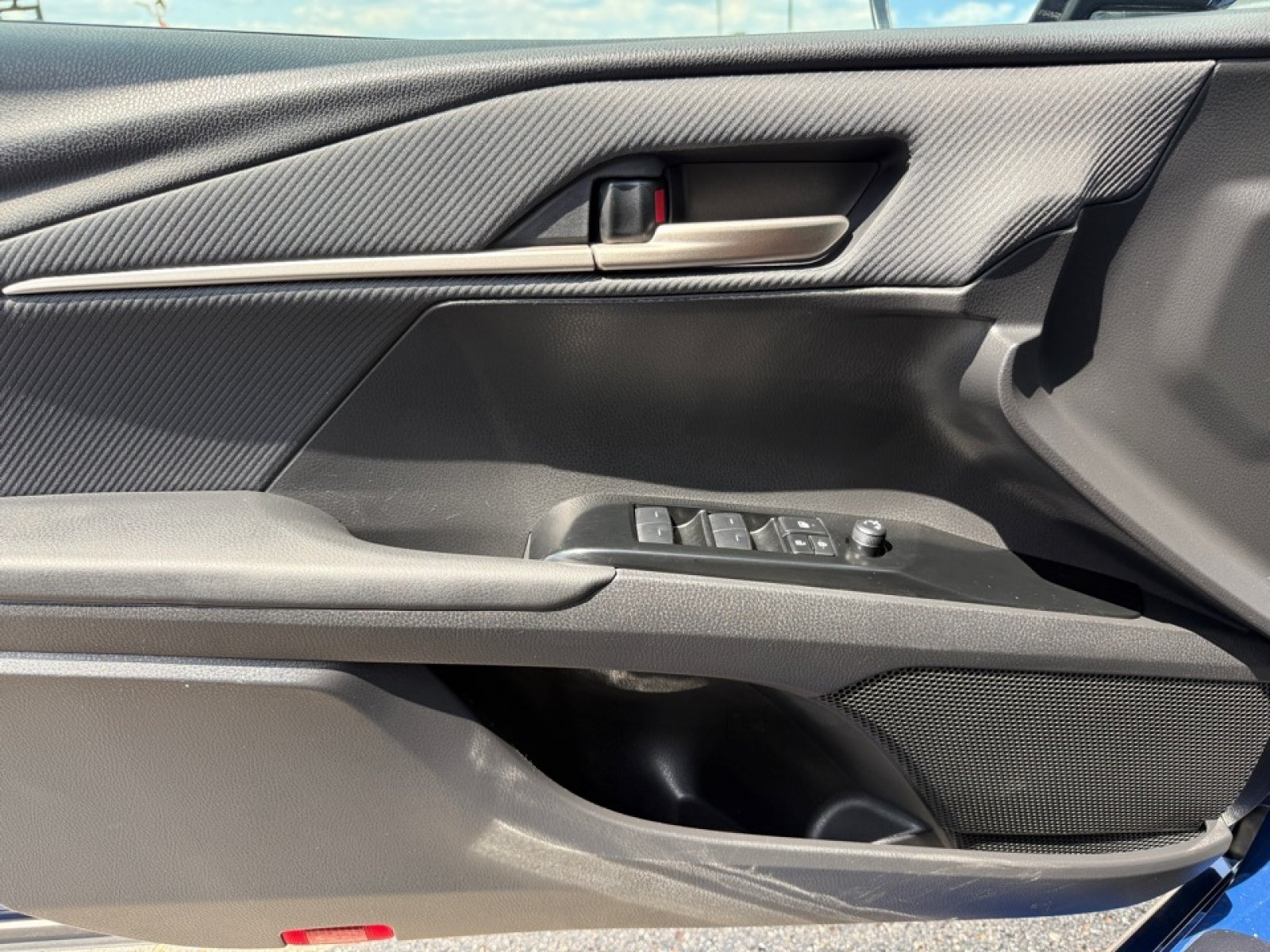 Used 2025 Toyota Camry SE FWD image 35