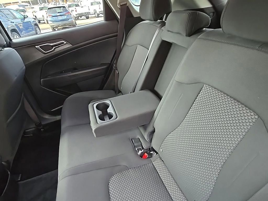 Used 2023 Kia Sportage LX image 22