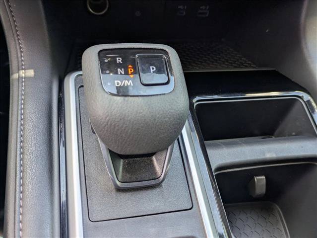 Used 2024 Nissan Pathfinder SL FWD image 12