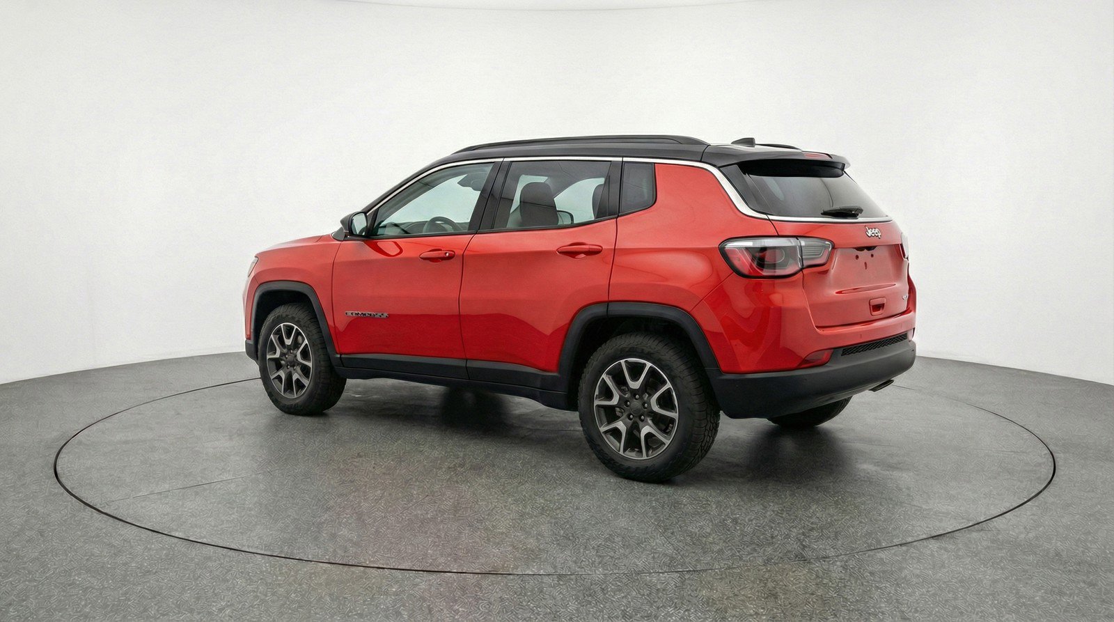 Used 2025 Jeep Compass Trailhawk image 6