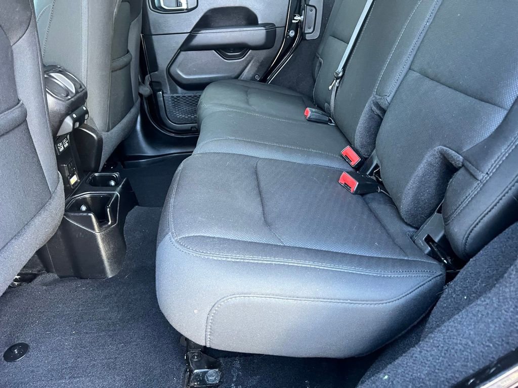 Used 2019 Jeep Wrangler Unlimited Sahara image 13