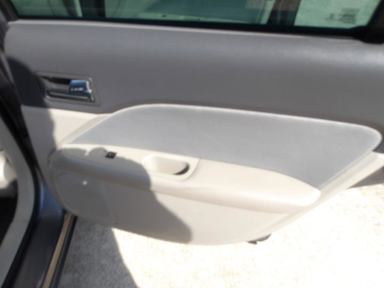 Used 2012 Ford Fusion SE FWD image 7