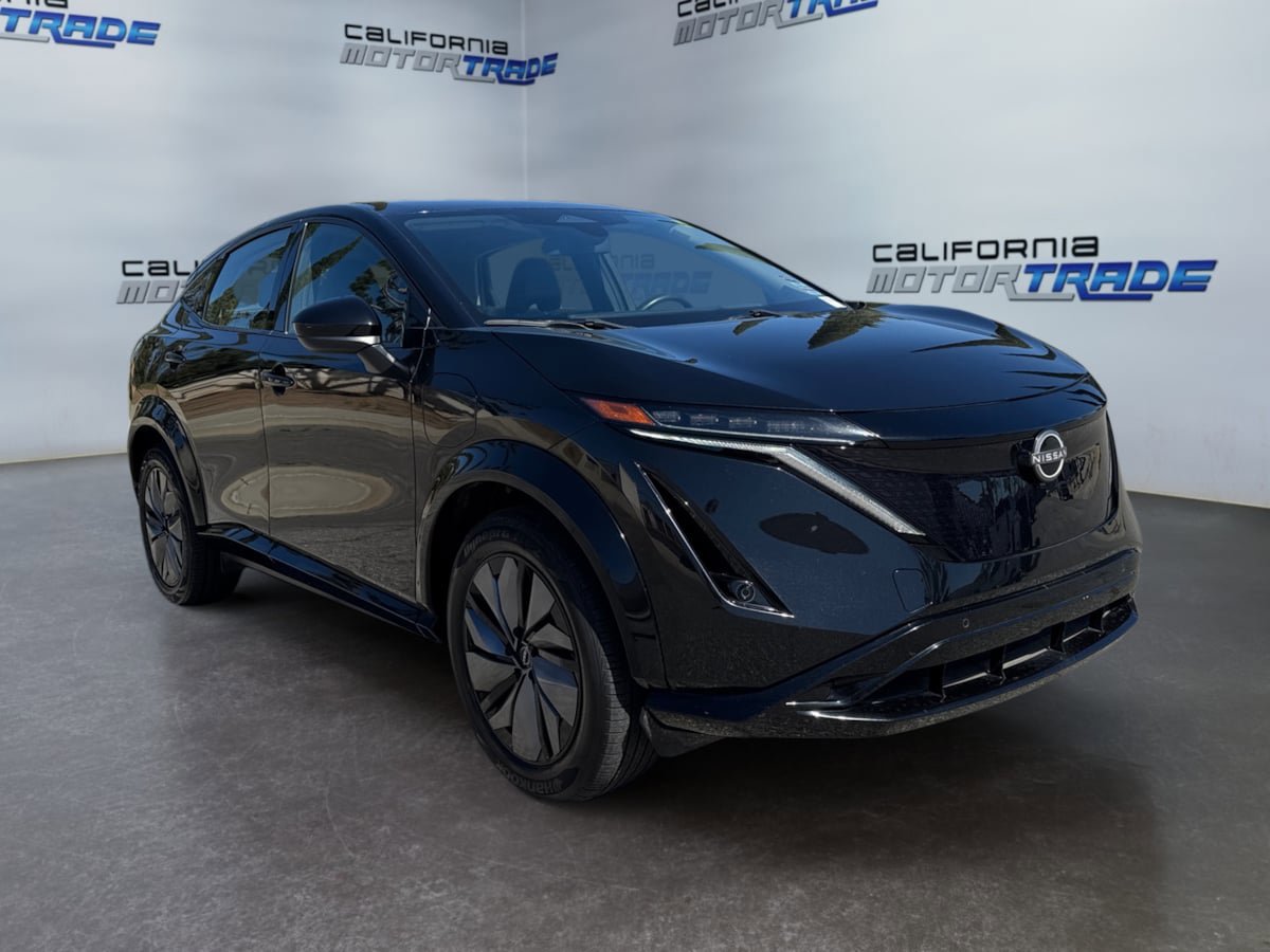 Used 2023 Nissan Ariya AWD image 3