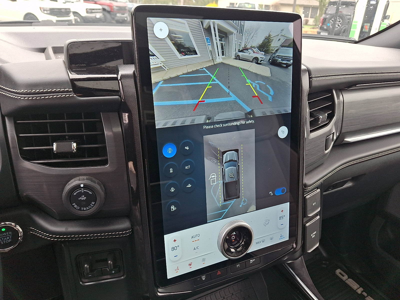 Used 2025 Ford F150 Lightning Platinum image 19