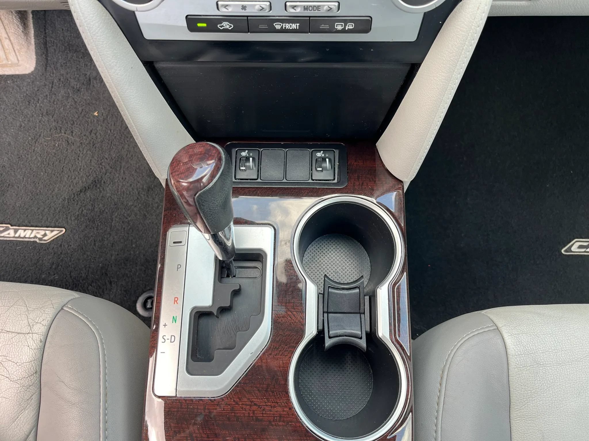 Used 2014 Toyota Camry XLE FWD image 14