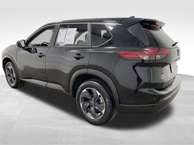 Used 2024 Nissan Rogue SV image 4