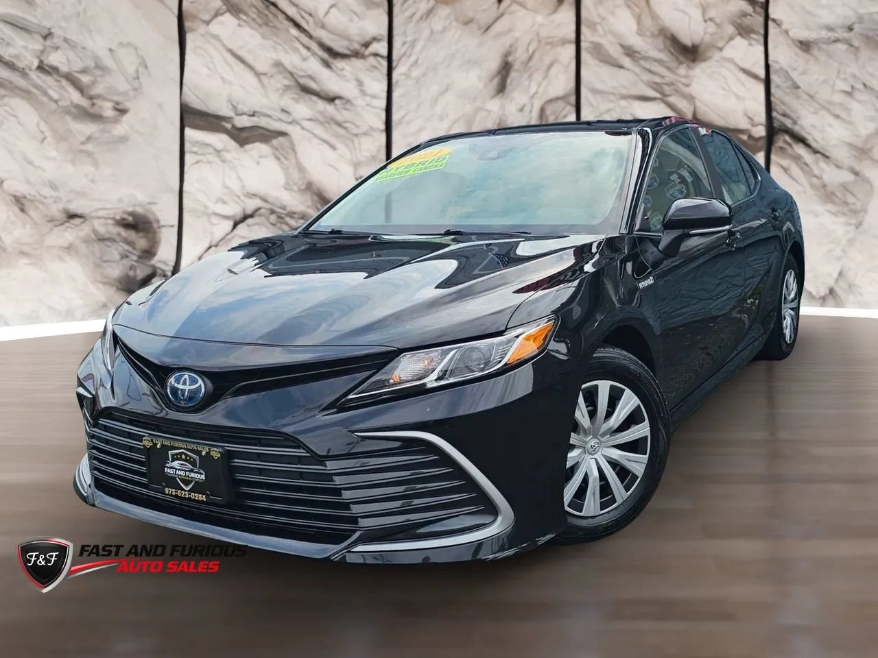 Used 2021 Toyota Camry LE FWD image 3
