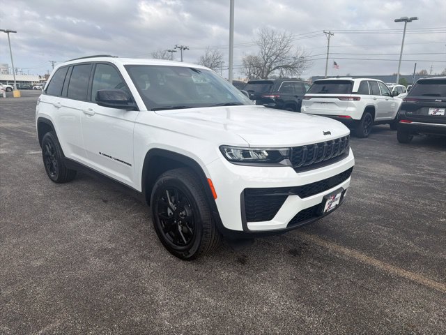 New 2026 Jeep Grand Cherokee Altitude AWD/4WD image 2