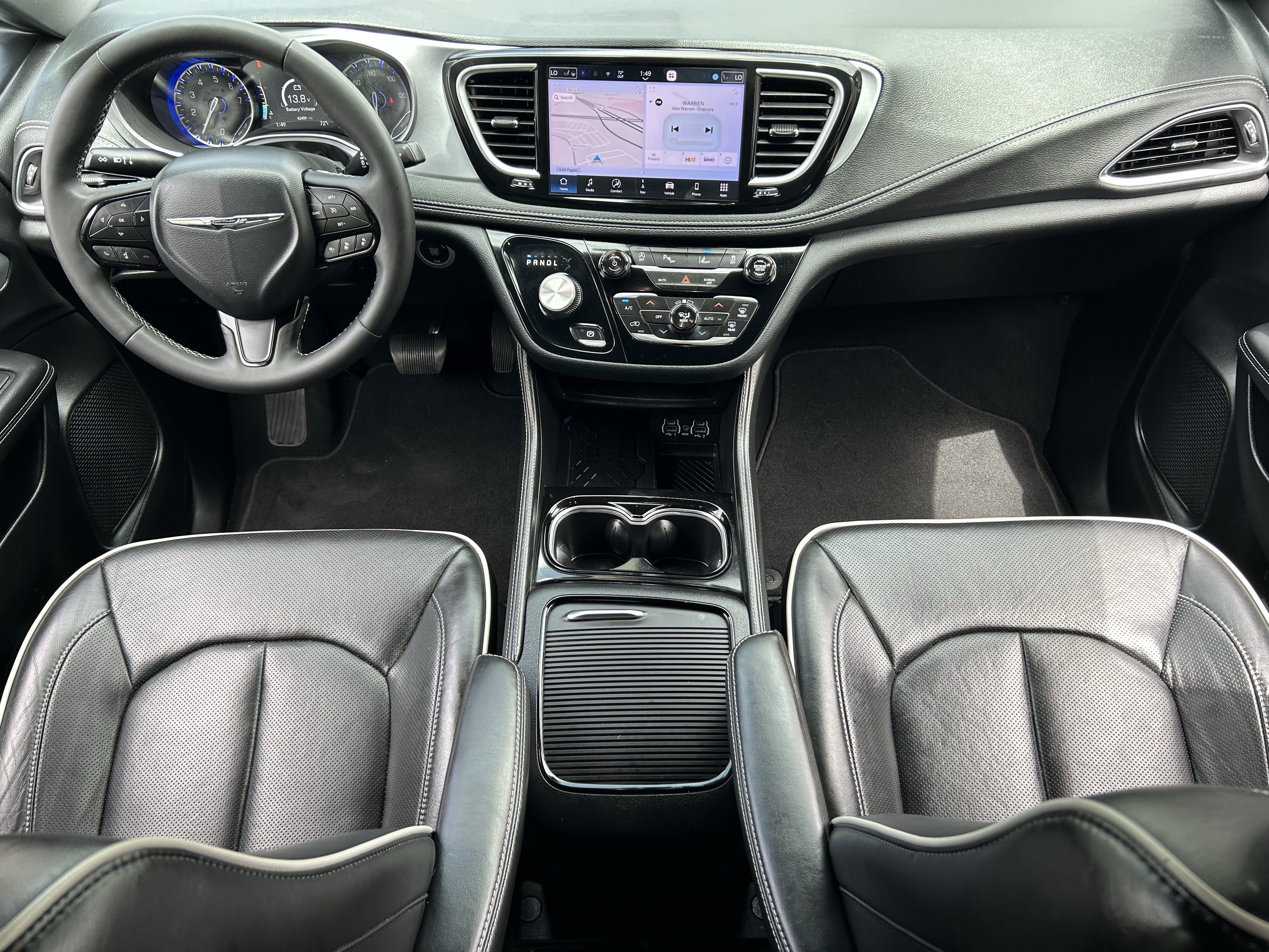 Used 2025 Chrysler Pacifica Limited FWD image 14