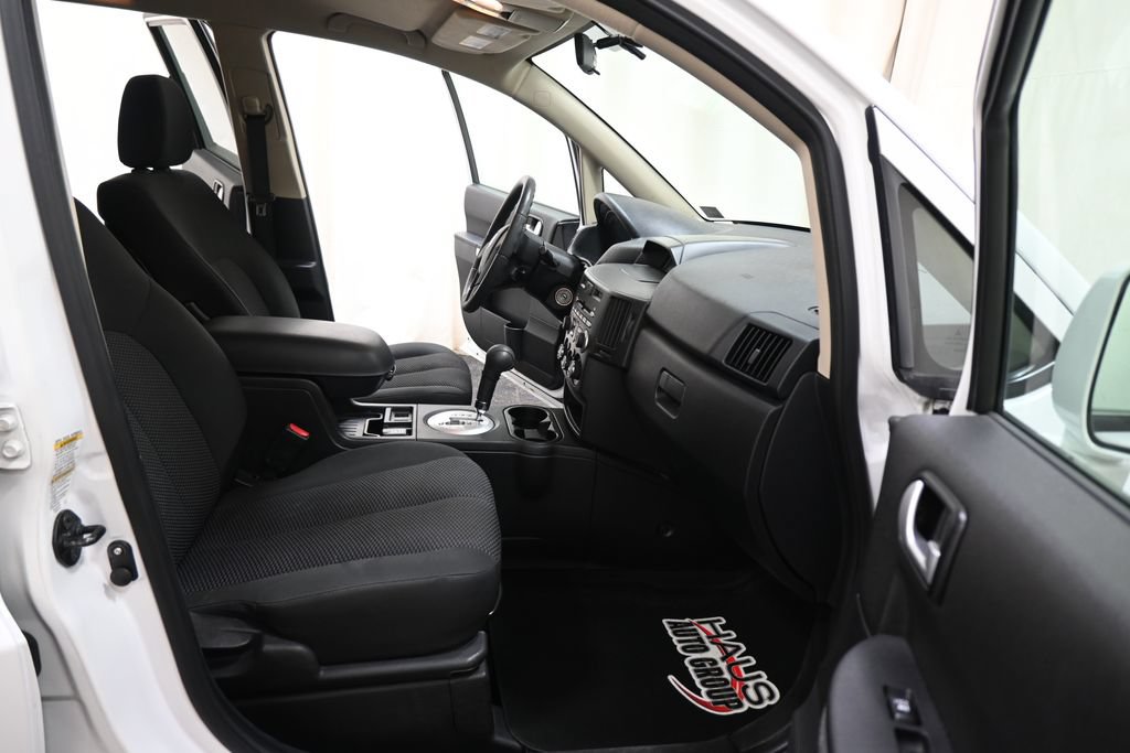 Used 2011 Mitsubishi Endeavor LS AWD/4WD image 8