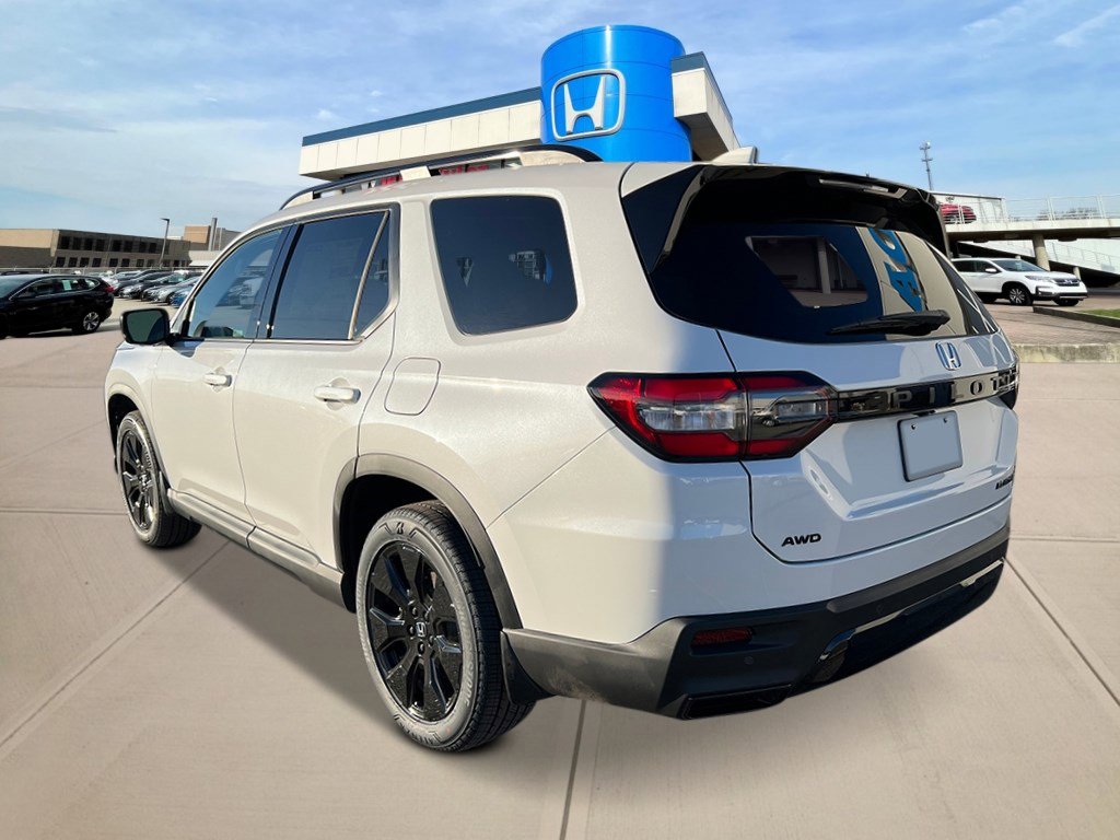 New 2026 Honda Pilot Black Edition image 3