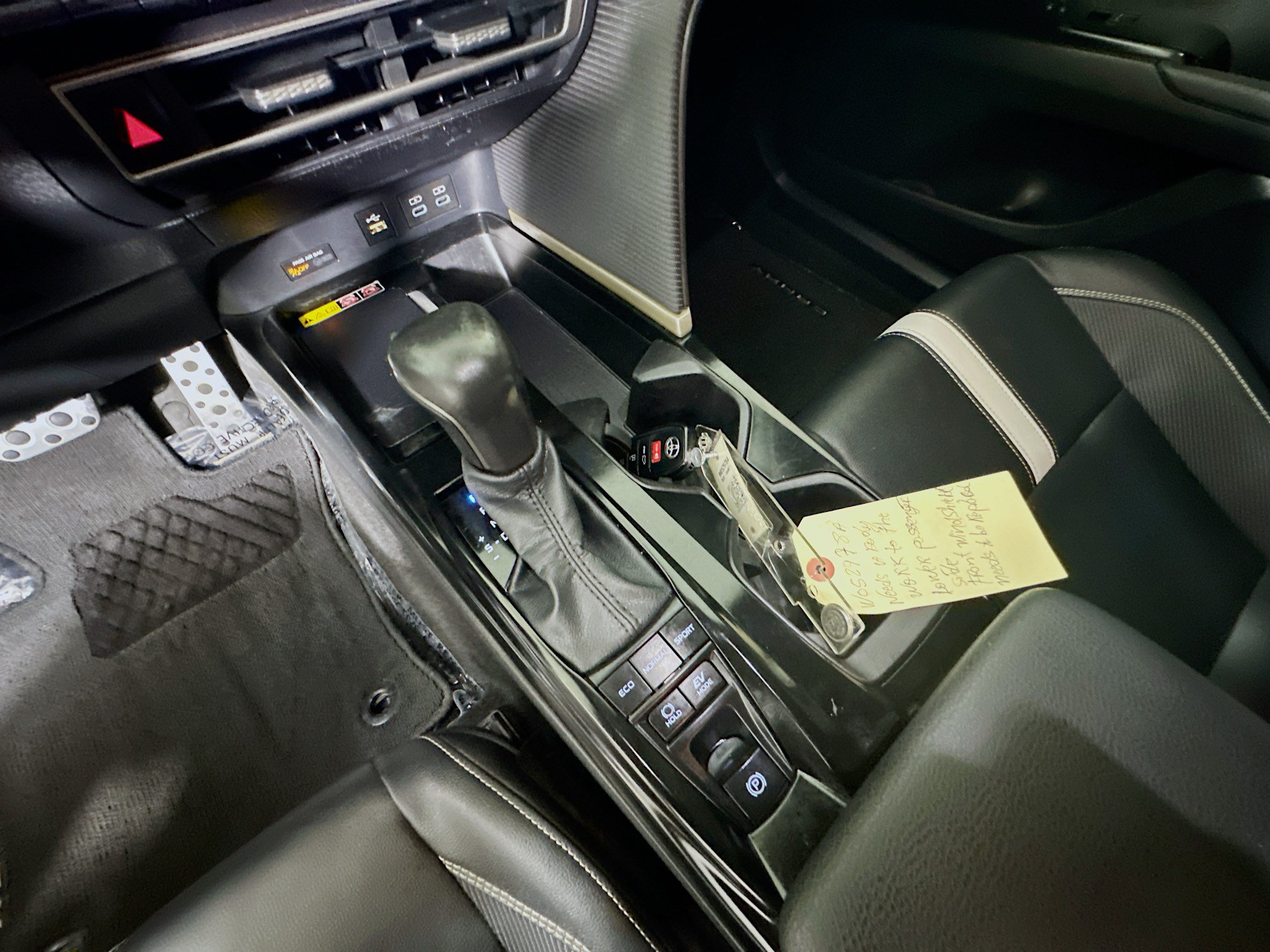 Used 2025 Toyota Camry SE w/ Convenience Package FWD image 22
