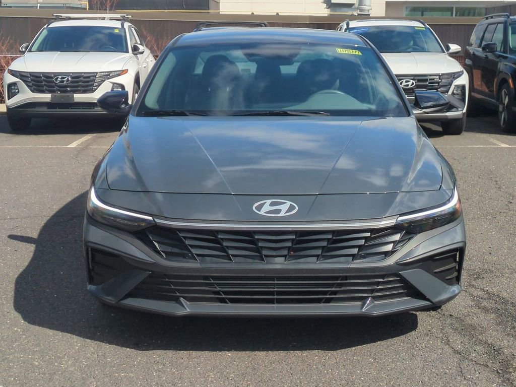 Certified 2025 Hyundai Elantra Sport FWD image 8
