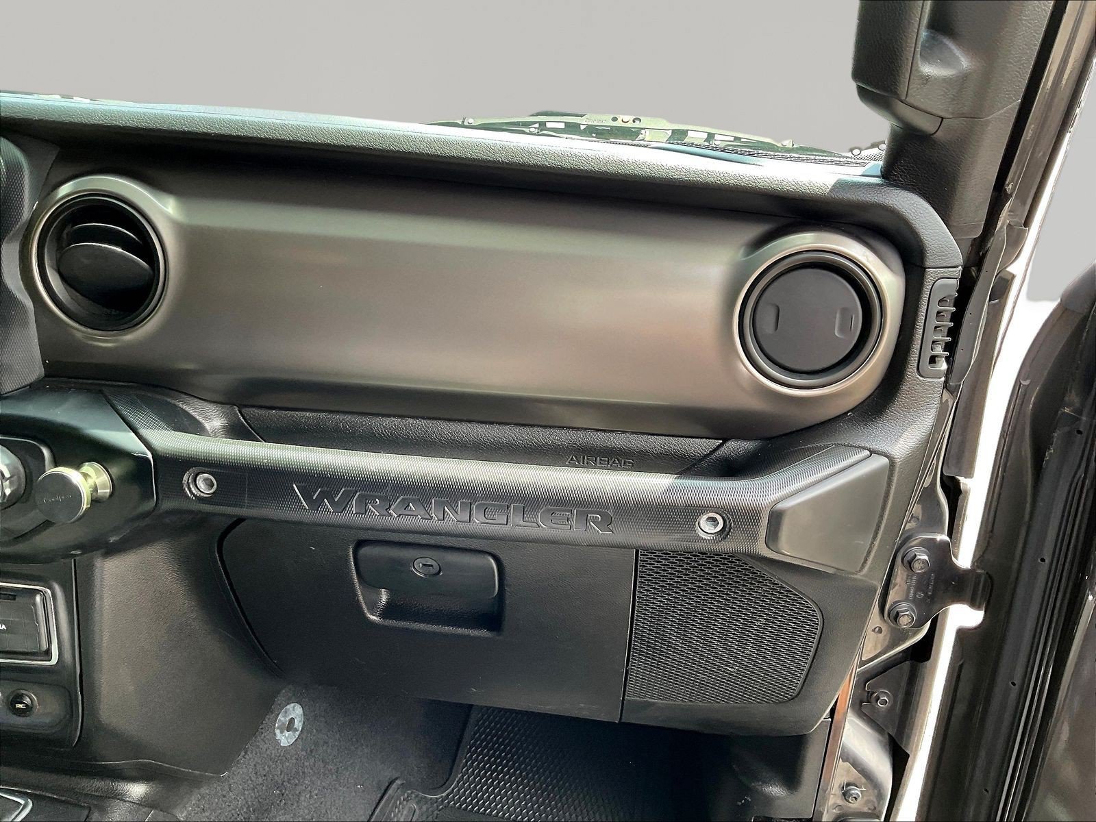 Used 2019 Jeep Wrangler Sport AWD/4WD image 25