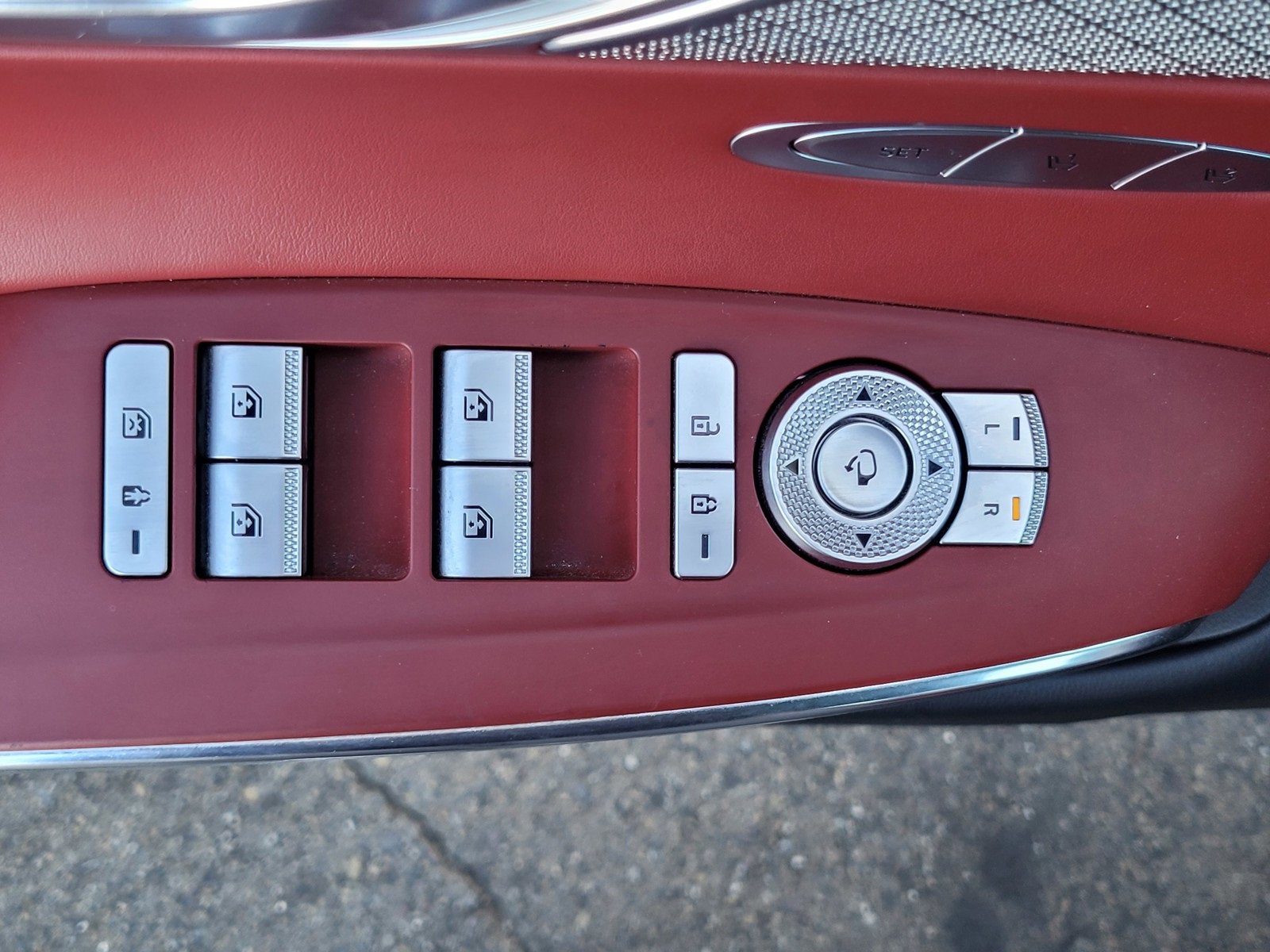 Used 2023 Genesis GV70 2.5T w/ Sport Prestige Package image 15