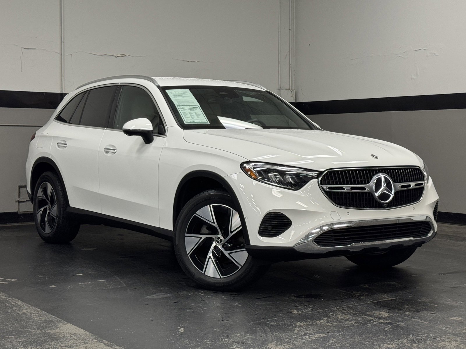 Certified 2023 Mercedes-Benz GLC 300 image 2