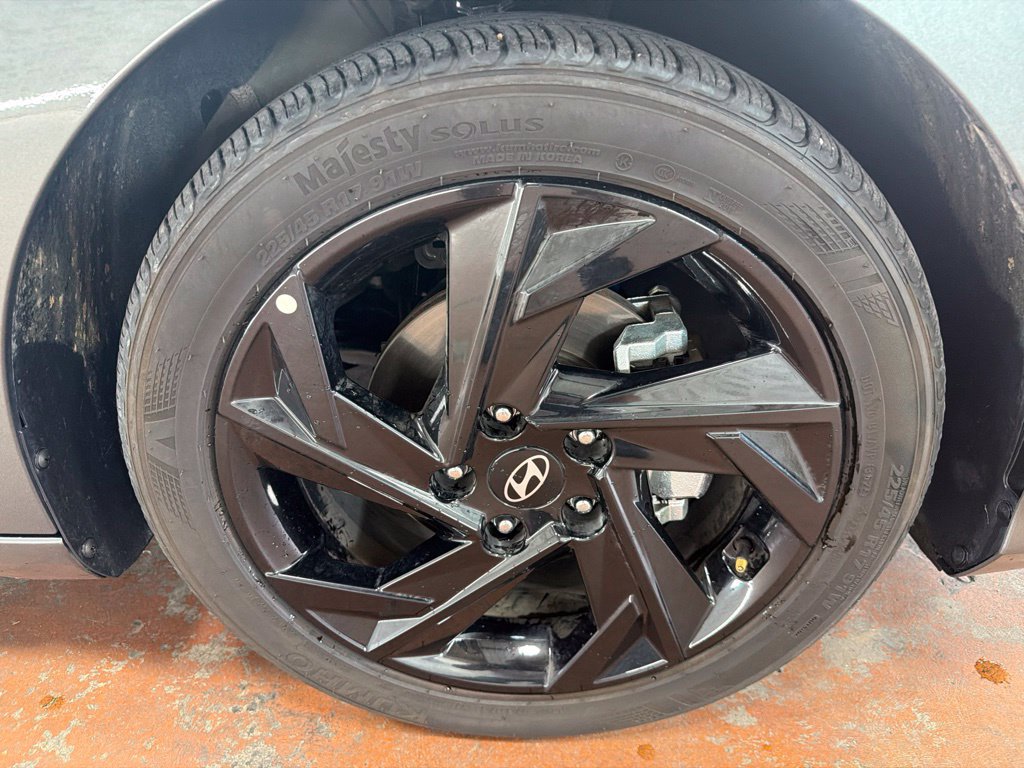 Certified 2026 Hyundai Elantra Sport FWD image 10