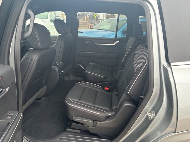 Used 2025 GMC Acadia Denali w/ LPO, Floor Liner Package image 13