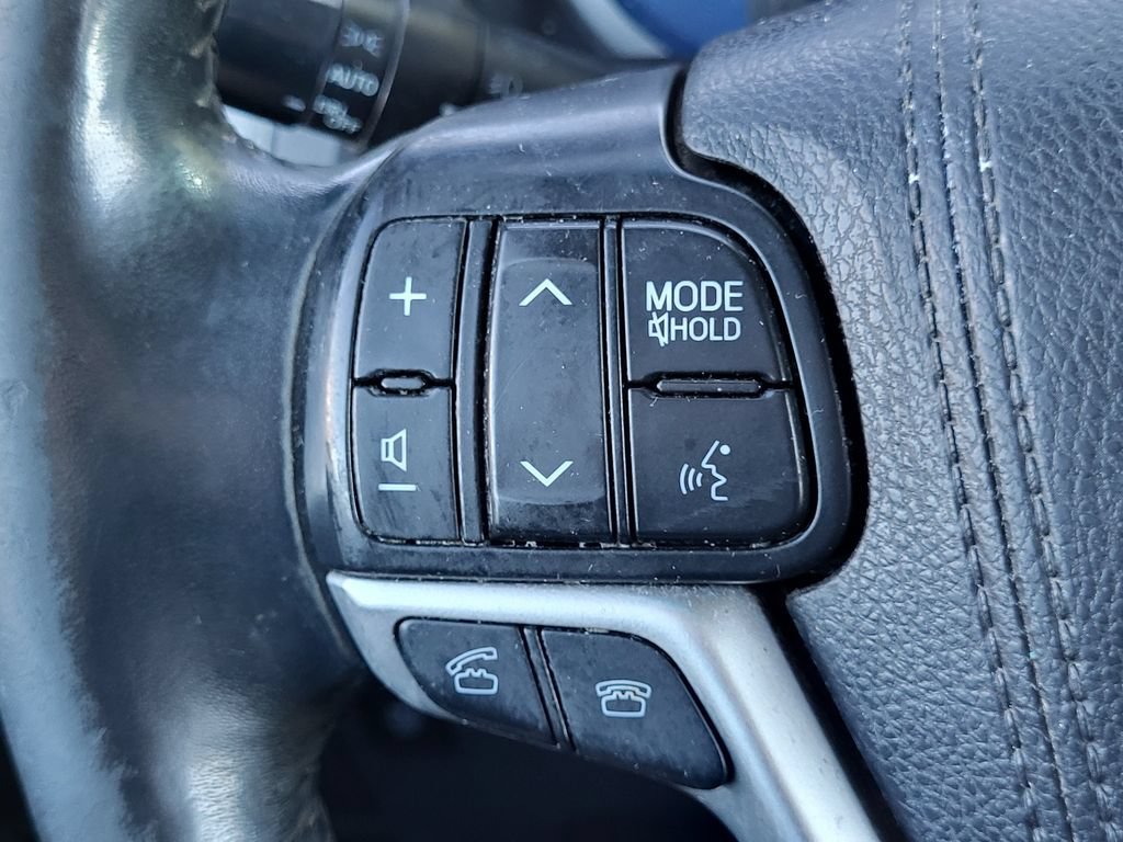 Used 2017 Toyota Sienna Limited Premium FWD image 17