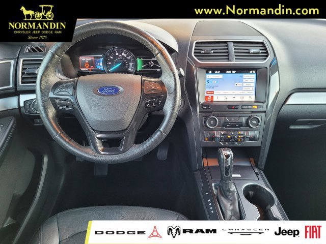 Used 2017 Ford Explorer XLT w/ Equipment Group 202A AWD/4WD image 7