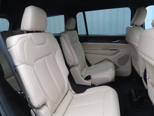 Used 2023 Jeep Grand Cherokee L Limited AWD/4WD image 30