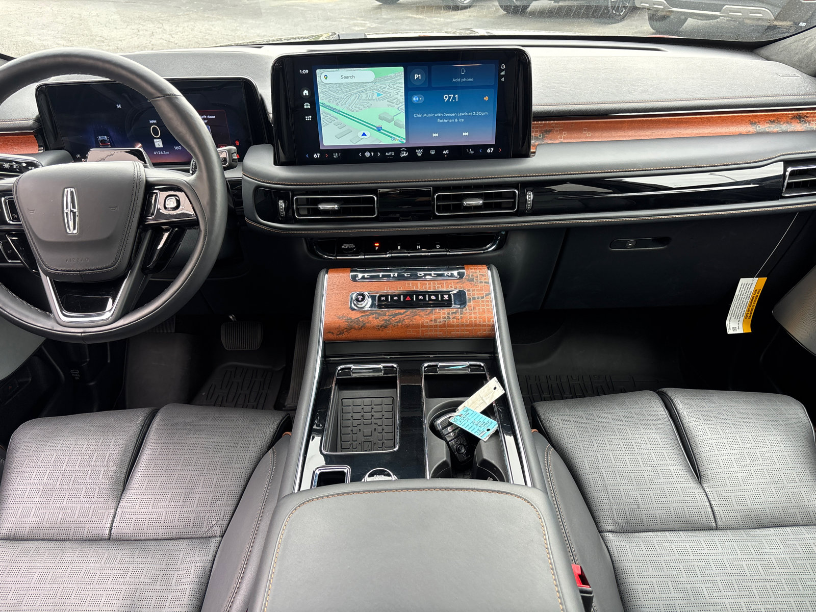 New 2025 Lincoln Aviator Black Label w/ Jet Appearance Package image 31